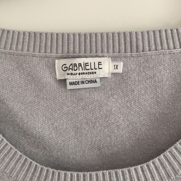 3/$15 - Gabrielle embroidered  lips sweater - Picture 3 of 5